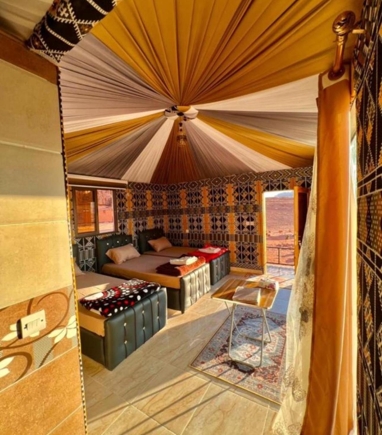 Rum Flower Bubbles Luxury Camp Wadi Rum Eksteriør billede
