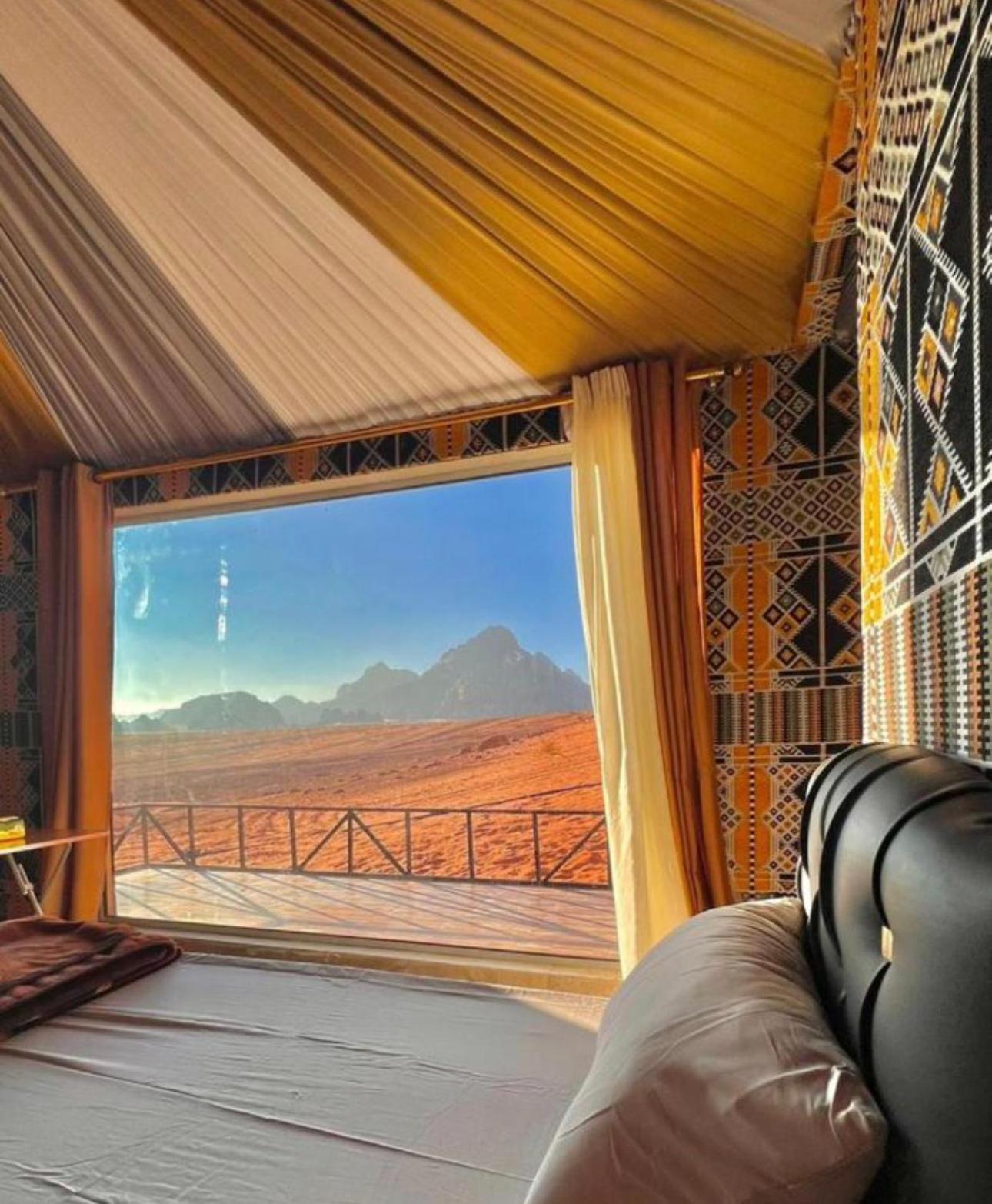 Rum Flower Bubbles Luxury Camp Wadi Rum Eksteriør billede