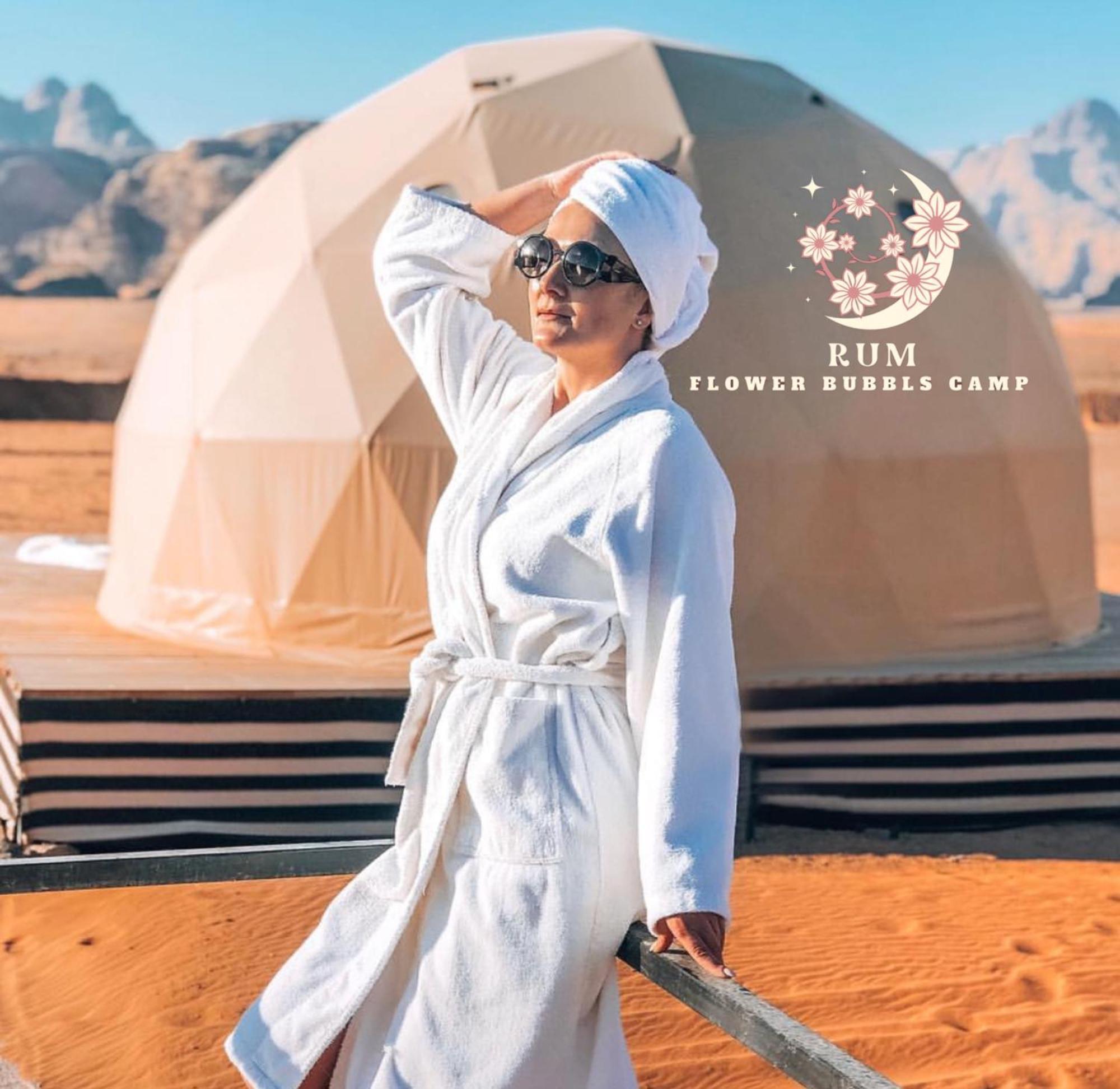 Rum Flower Bubbles Luxury Camp Wadi Rum Eksteriør billede